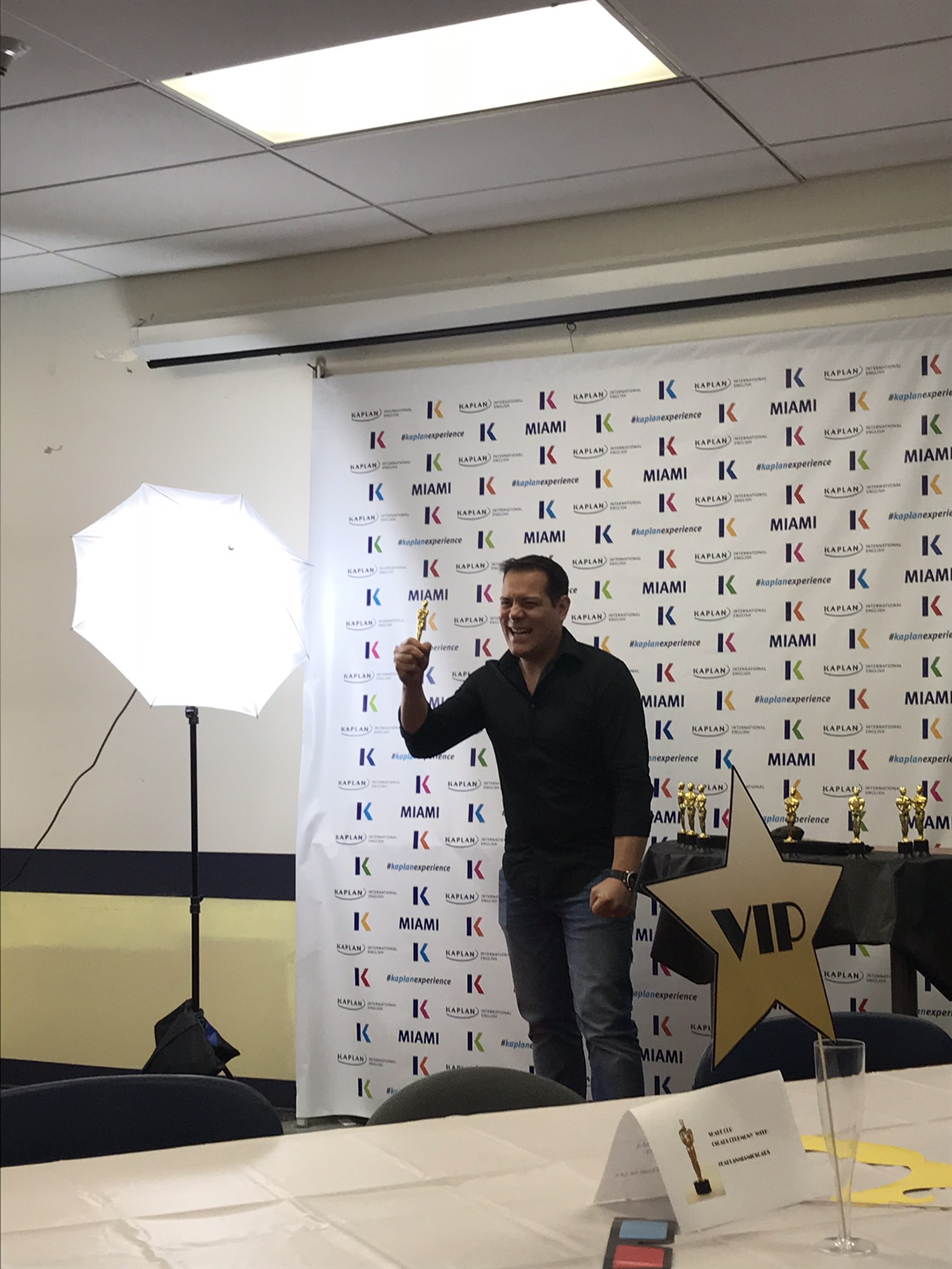 Miami ı 11. п Activity-Oscar Movies