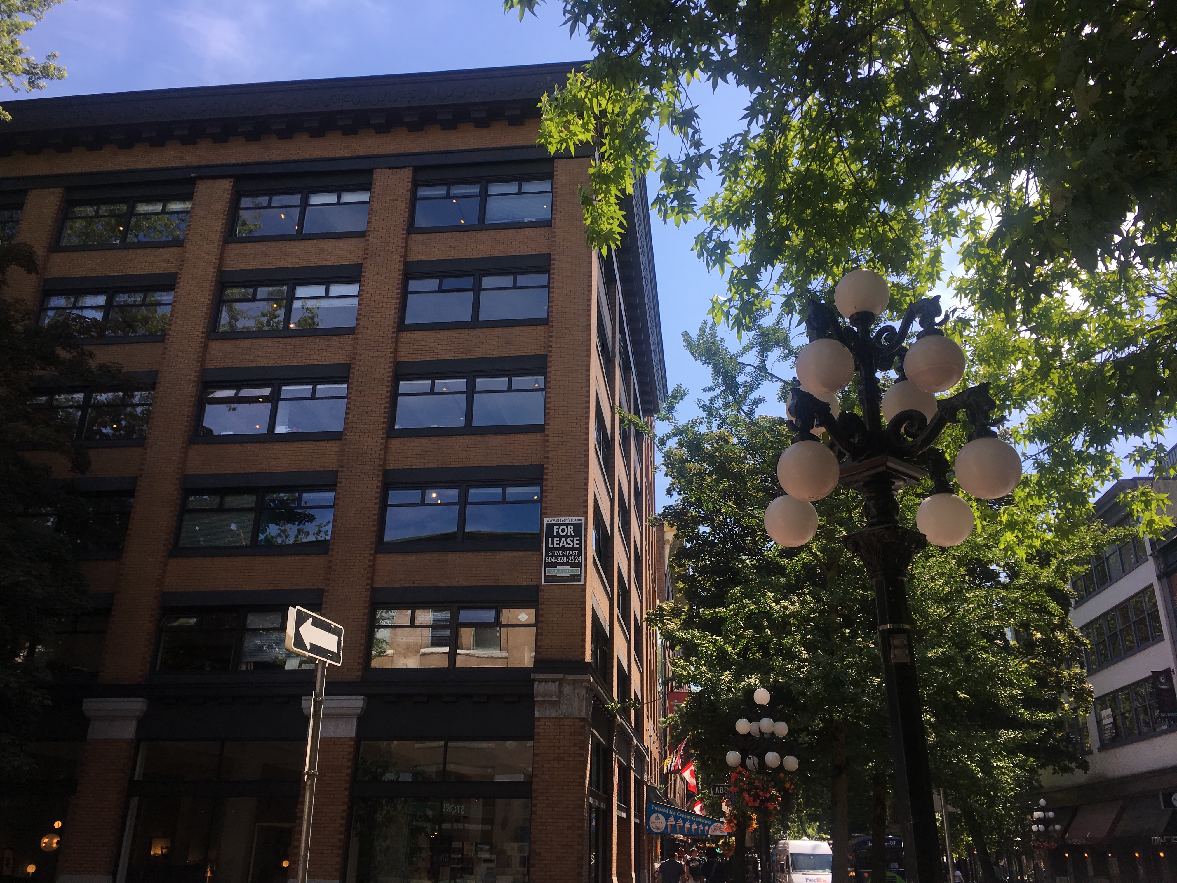 °>  п 丮 : GBC(Gastown Business College)