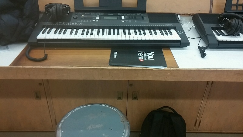   ð   - keyboard piano