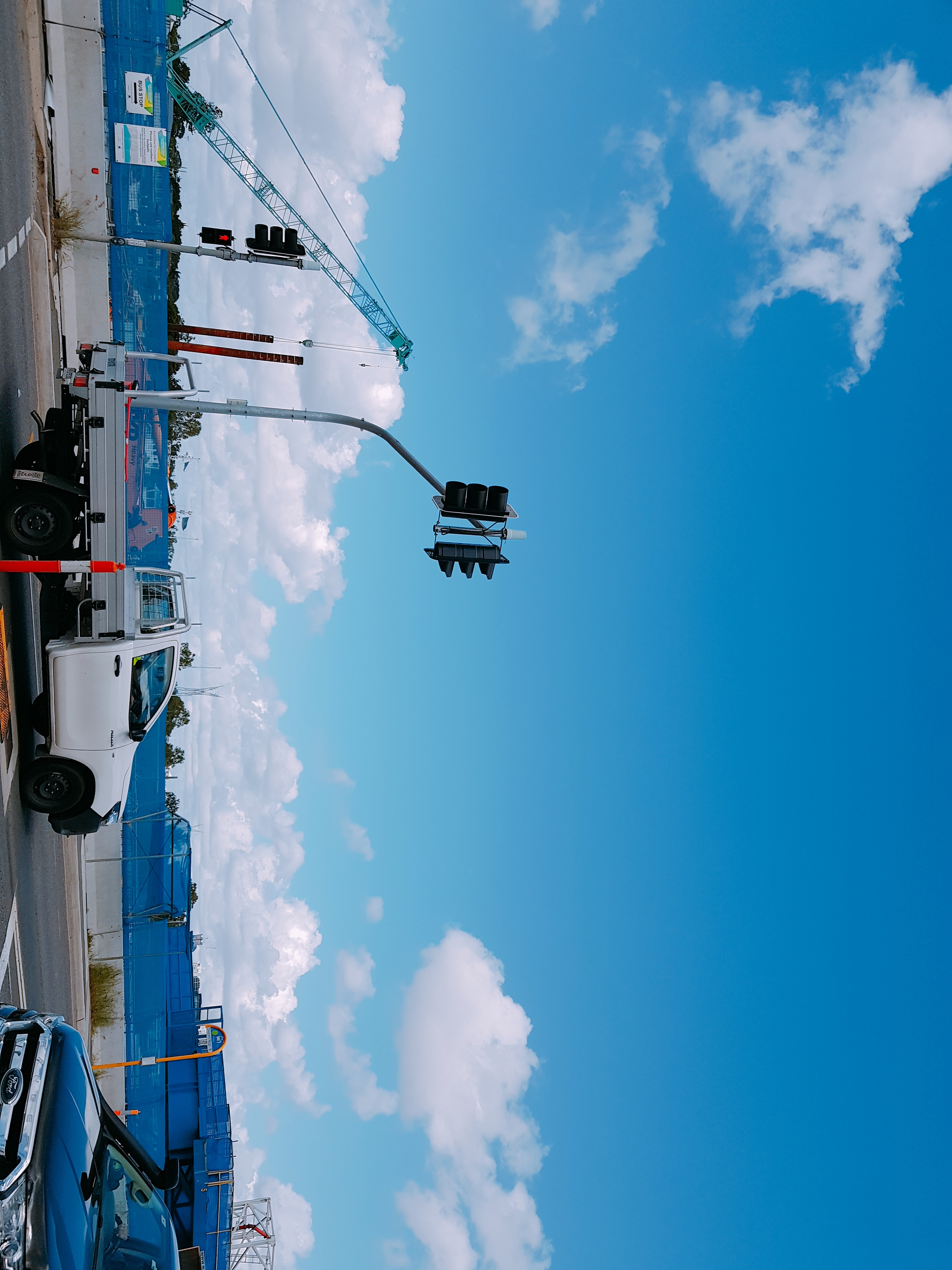 <Embassy - Brisbane #1> п ù  ī 