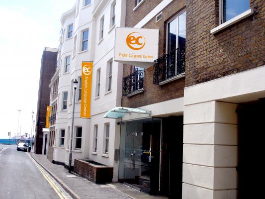 Story 11. EC Brighton п Ұ